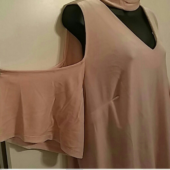 Cold shoulder choker dress - Picture 3 of 5